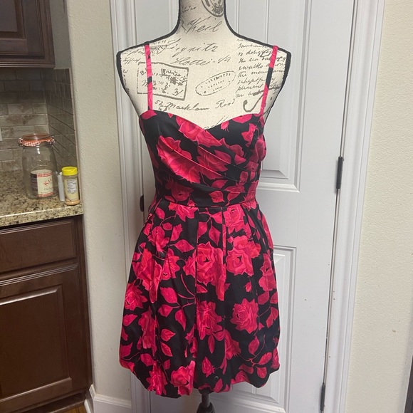 Forever 21 Dresses & Skirts - Rose Black Spaghetti Strap Dress